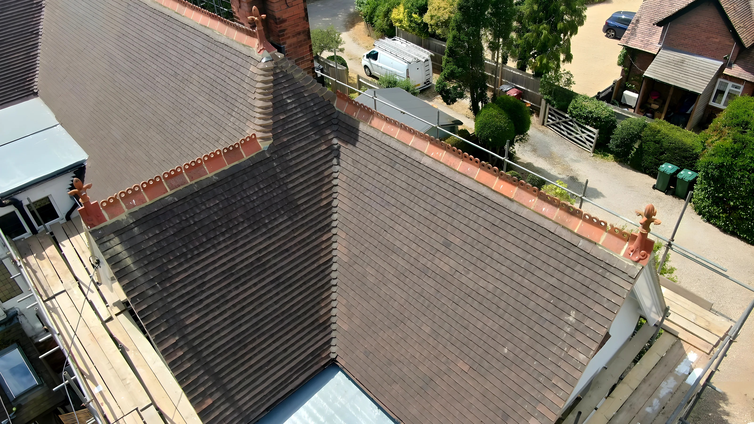 Choosing a roofer, the checks worth doing.